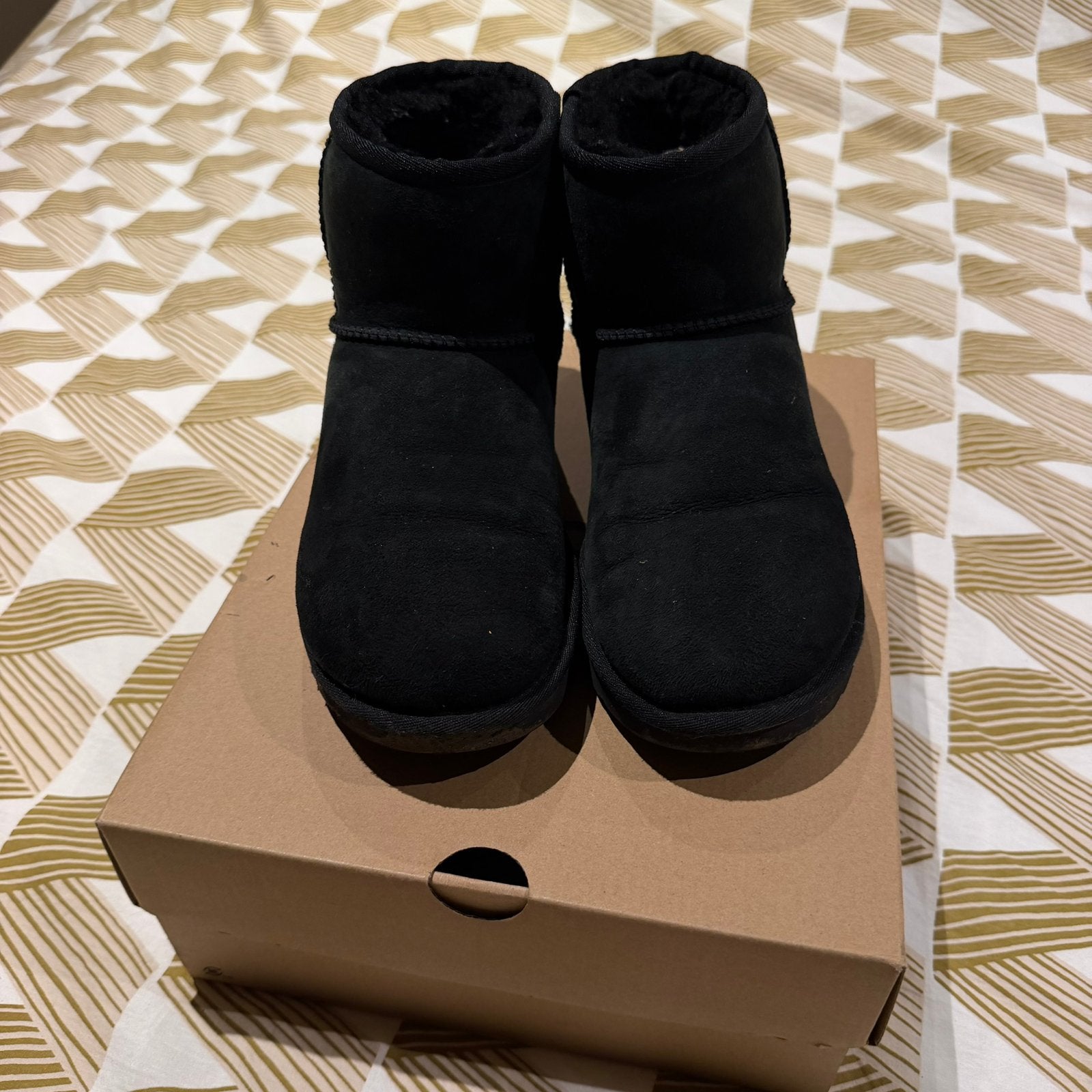 Uggs classic Zwart 38, Ophalen of Verzenden, Gedragen, Zwart