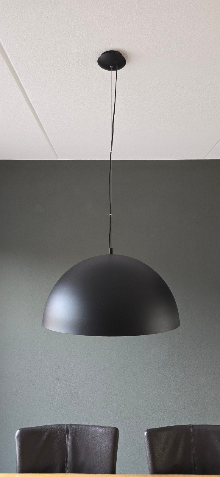 Moderne Zwarte Hanglamp met Gouden Binnenkant, Zo goed als nieuw, Metaal, Modern, Industrieel, Scandinavisch, E27 (groot)