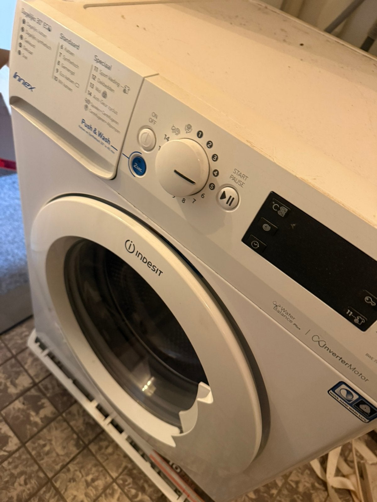 Indesit wasmachine, Ophalen, Zo goed als nieuw, 85 tot 90 cm, 1200 tot 1600 toeren