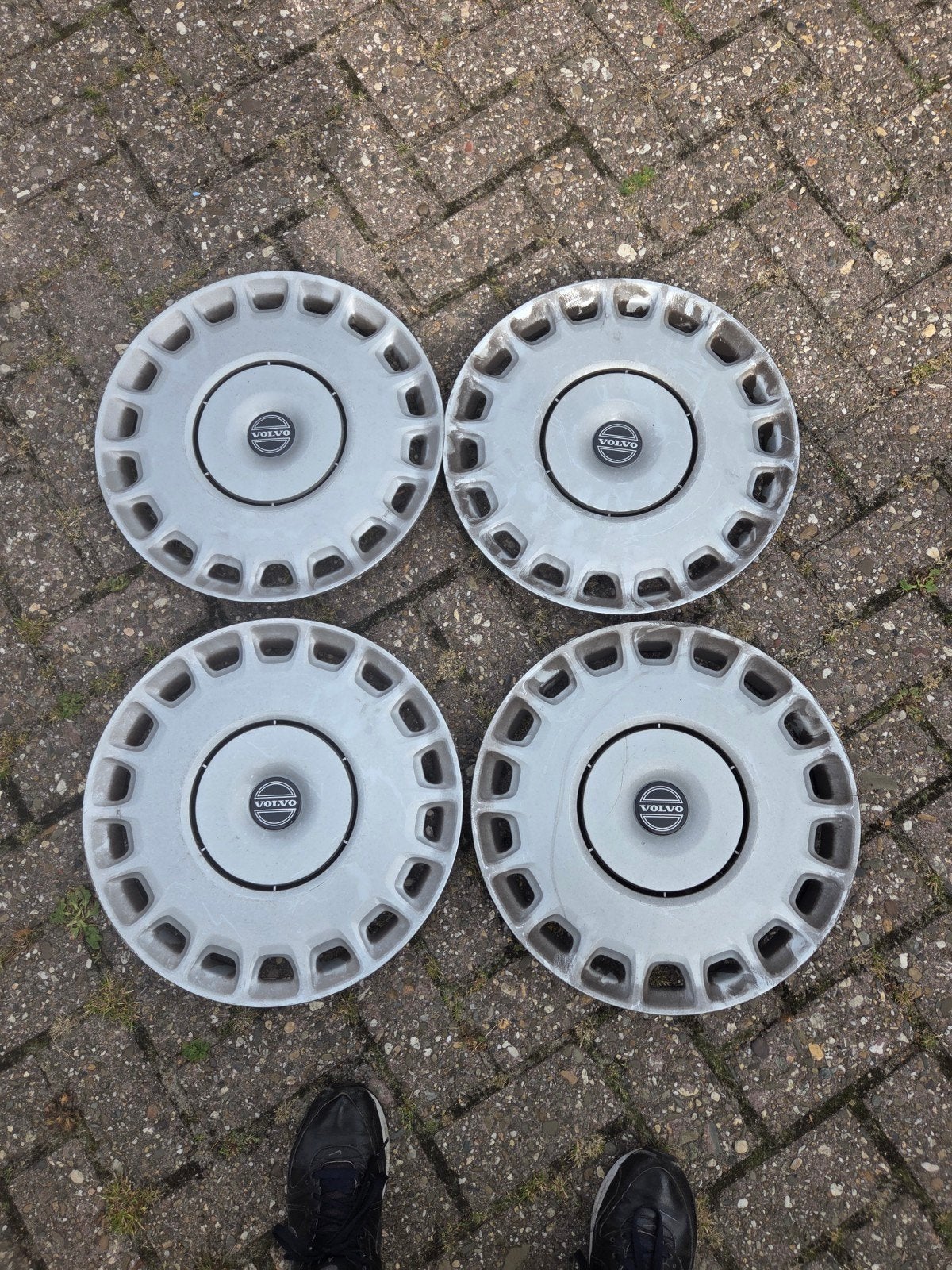 Set van 4 Volvo wieldoppen - Gebruikt, Ophalen of Verzenden