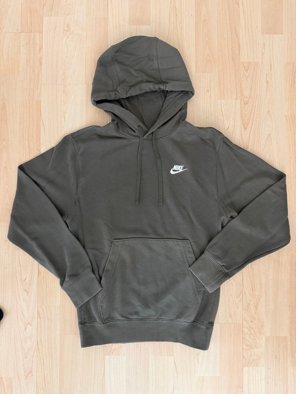 Nike Basic Olive Hoodie XS - Zo goed als nieuw, Ophalen of Verzenden, Zo goed als nieuw, Maat 46 (S) of kleiner, Groen