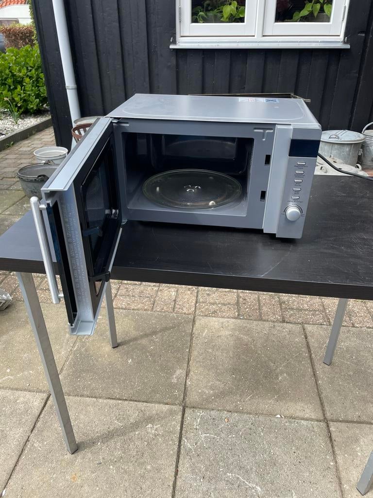 Kleine Blokker combimagnetron - Gebruikt, Witgoed en Apparatuur, Magnetrons, Combimagnetron, Gebruikt, Minder dan 45 cm, Grill