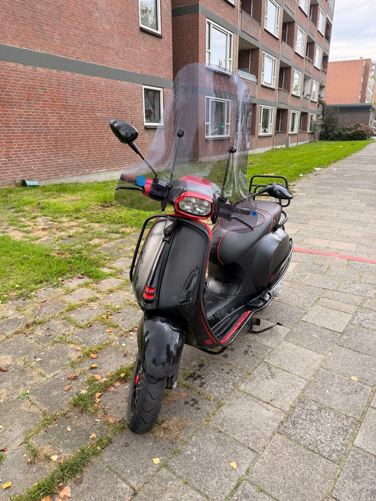 Vespa Sprint 25 km | 25.377 km | Nieuwe accu & banden, Ophalen, Gebruikt, Benzine, Vespa