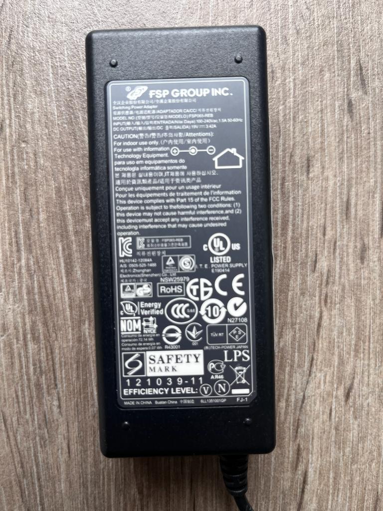 FSP065-REB laptop AC adapter, Ophalen of Verzenden, Zo goed als nieuw, Universeel