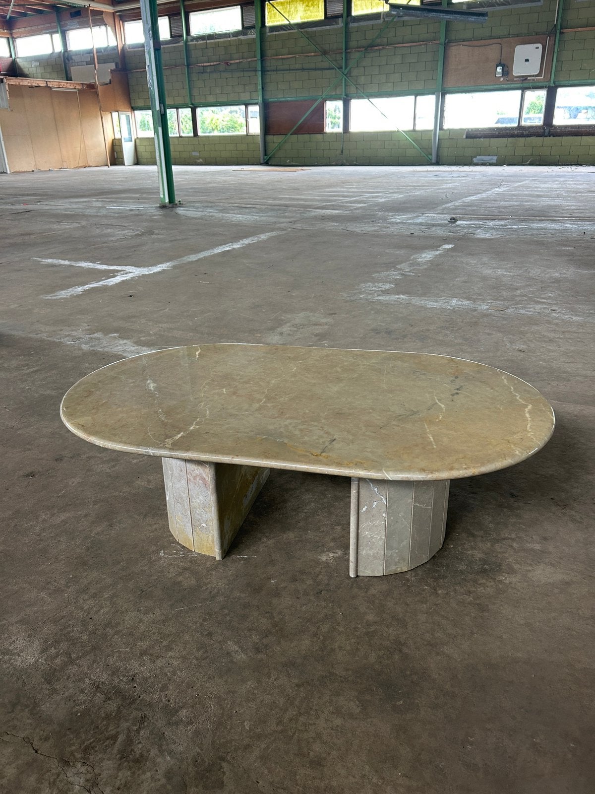 Marmeren salontafel, Ophalen