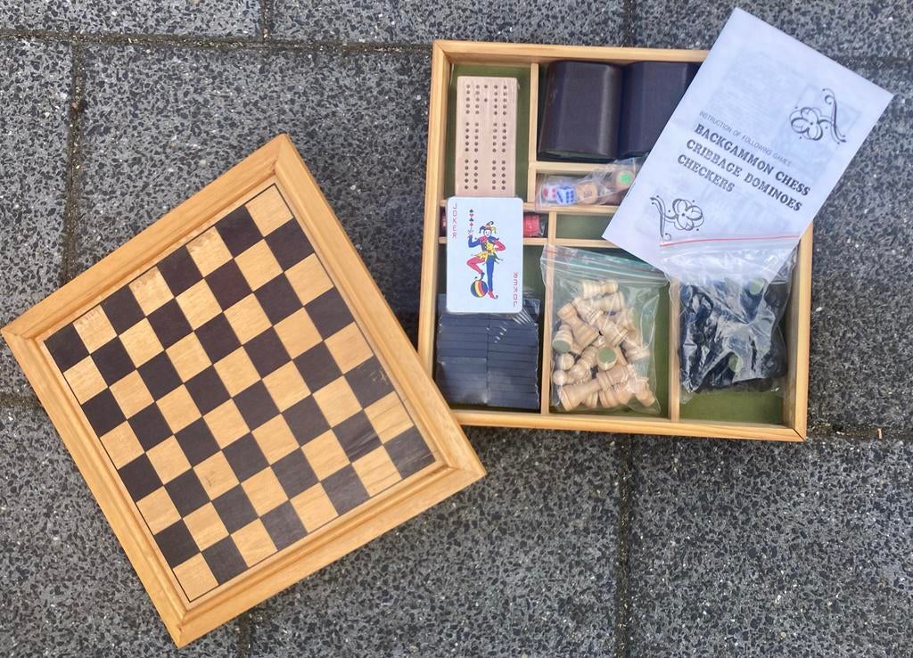Spelletjestafeltje - Schaak, Backgammon, Dammen, Kaarten, Cr, Een of twee spelers, Ophalen of Verzenden, Nieuw