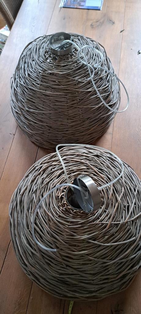 2 grote rotan hanglampen, Ophalen, Zo goed als nieuw, Minder dan 50 cm