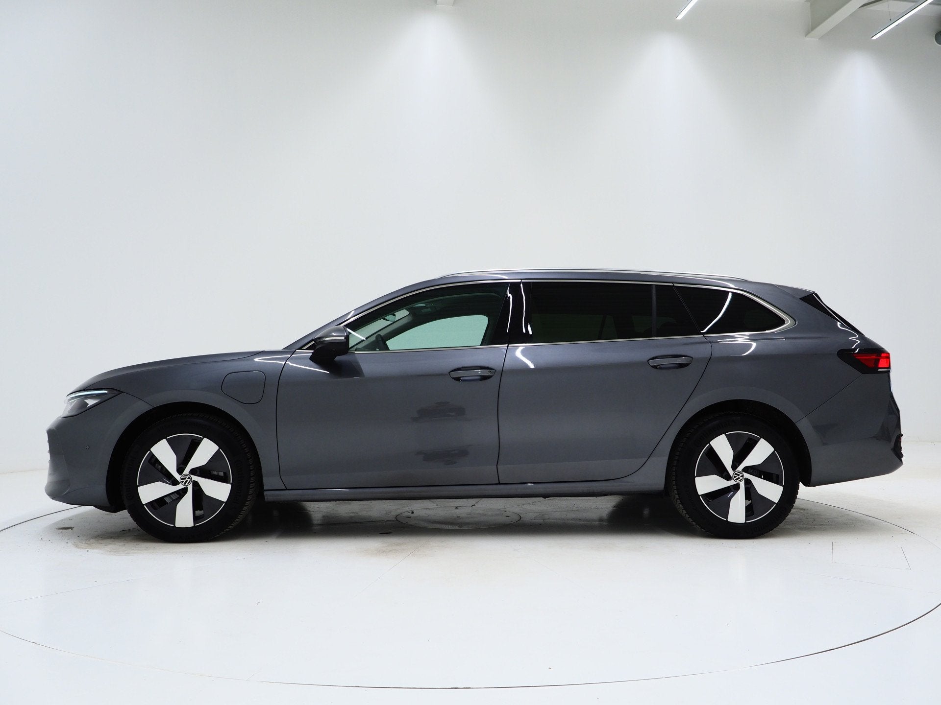 Volkswagen Passat Variant 1.5 eHybrid 204PK | Leder/Alcantar, Zwart, Plug-in hybride, Zilver of Grijs, Passat