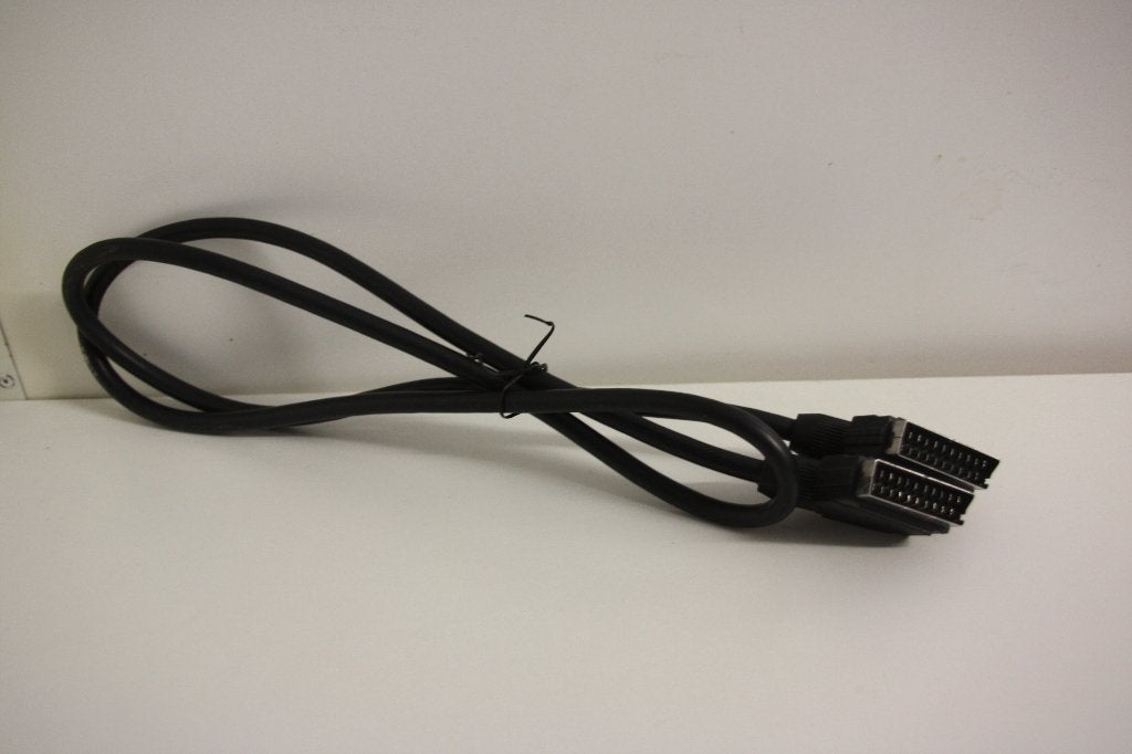 20 Pin Scart naar Scart kabel voor DVD/HDTV/AV/TV.Nieuwstaat, Ophalen of Verzenden, Zo goed als nieuw, Minder dan 2 meter, Scartkabel