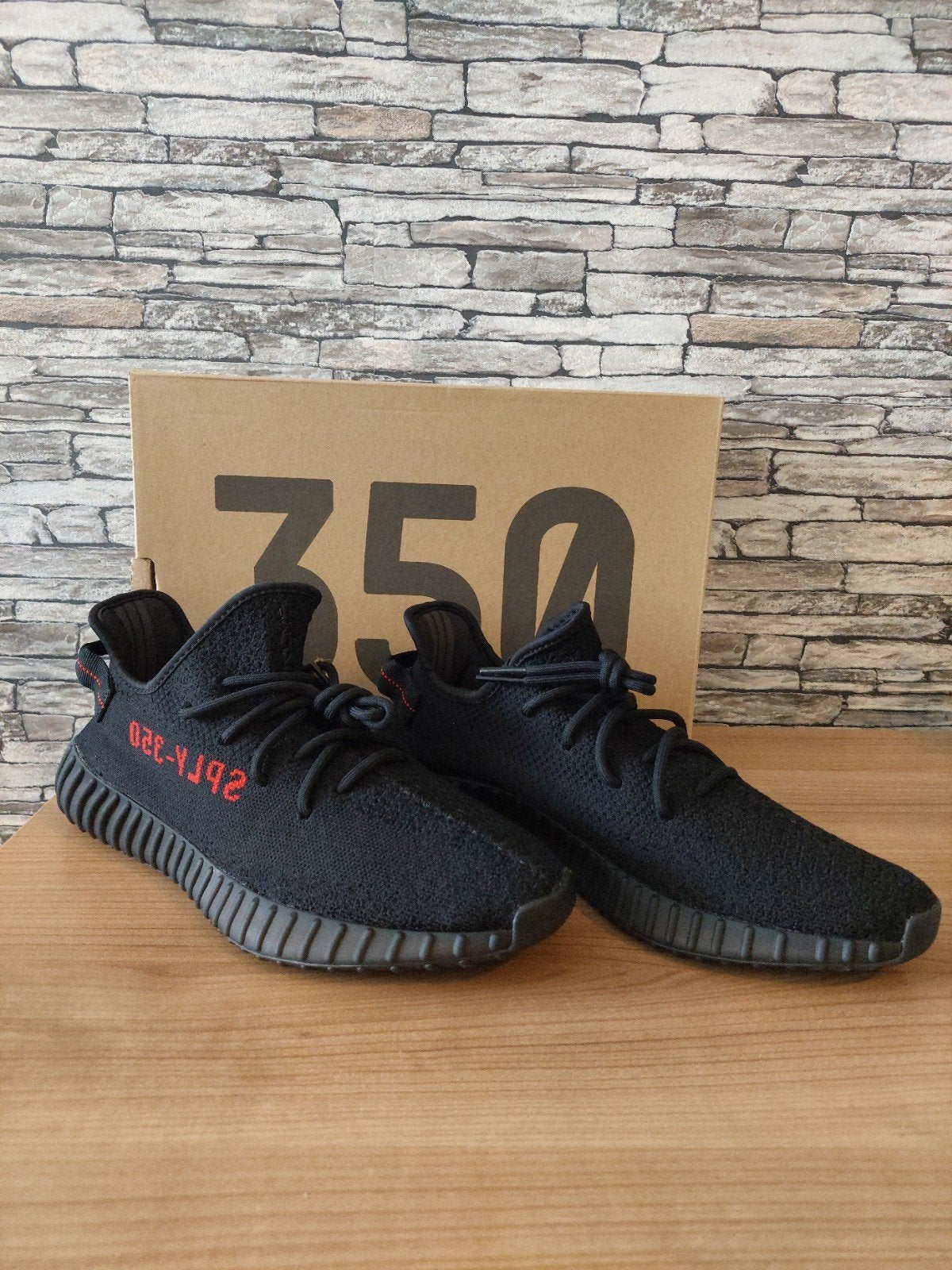 Adidas Yeezy 350 Bred / maat 47 1/3, Zwart, Nieuw, Ophalen of Verzenden, Sneakers of Gympen