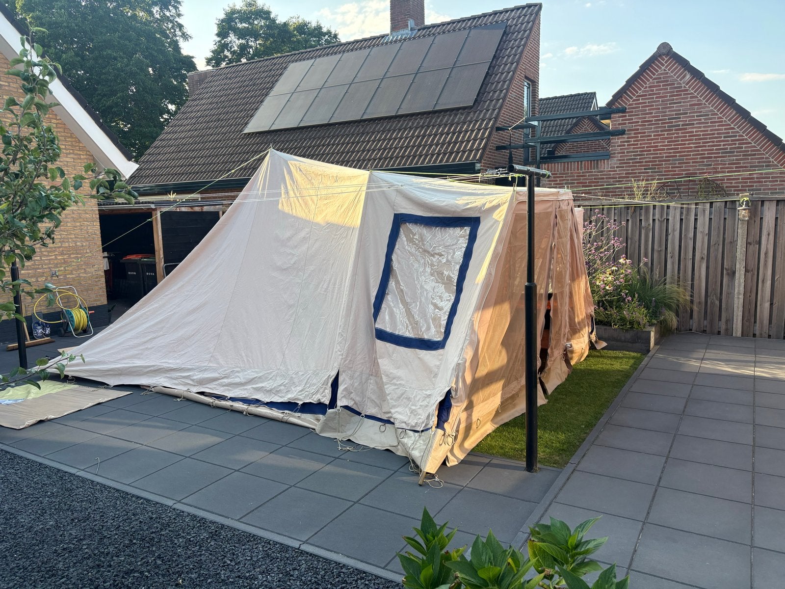 Ruime storm tent voor 4-6 personen - Ideaal voor kamperen, Caravans en Kamperen, Ophalen, Gebruikt, Tot en met 6