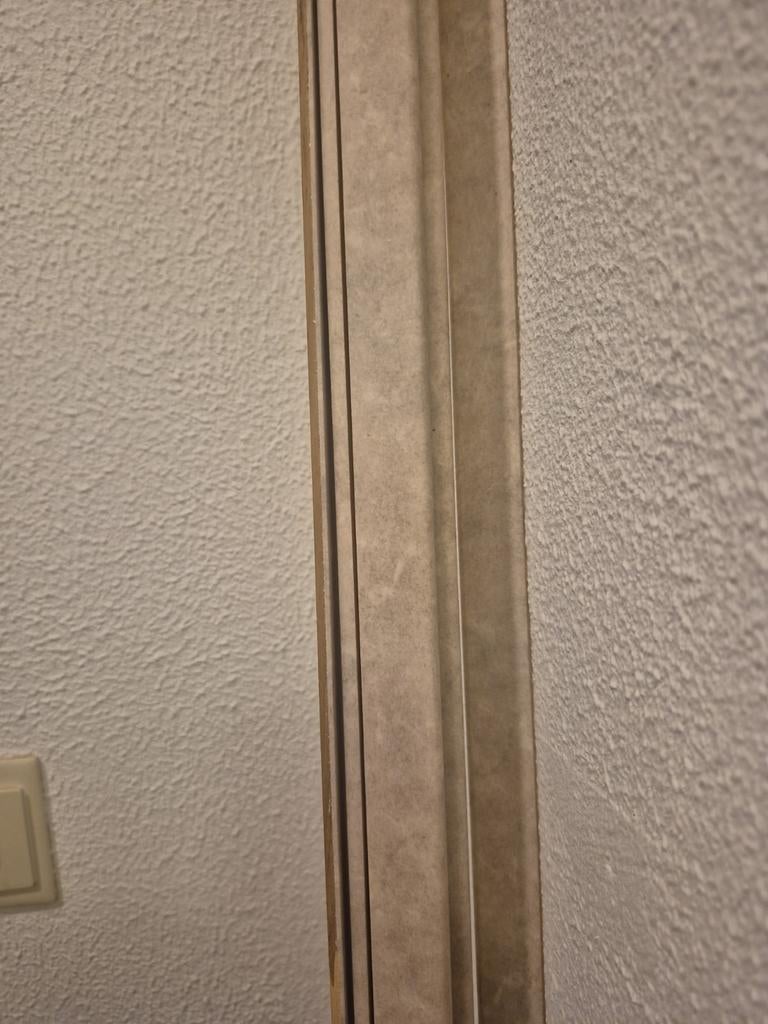 Nieuwe plinten, Ophalen, Nieuw, Mdf, 200 tot 250 cm