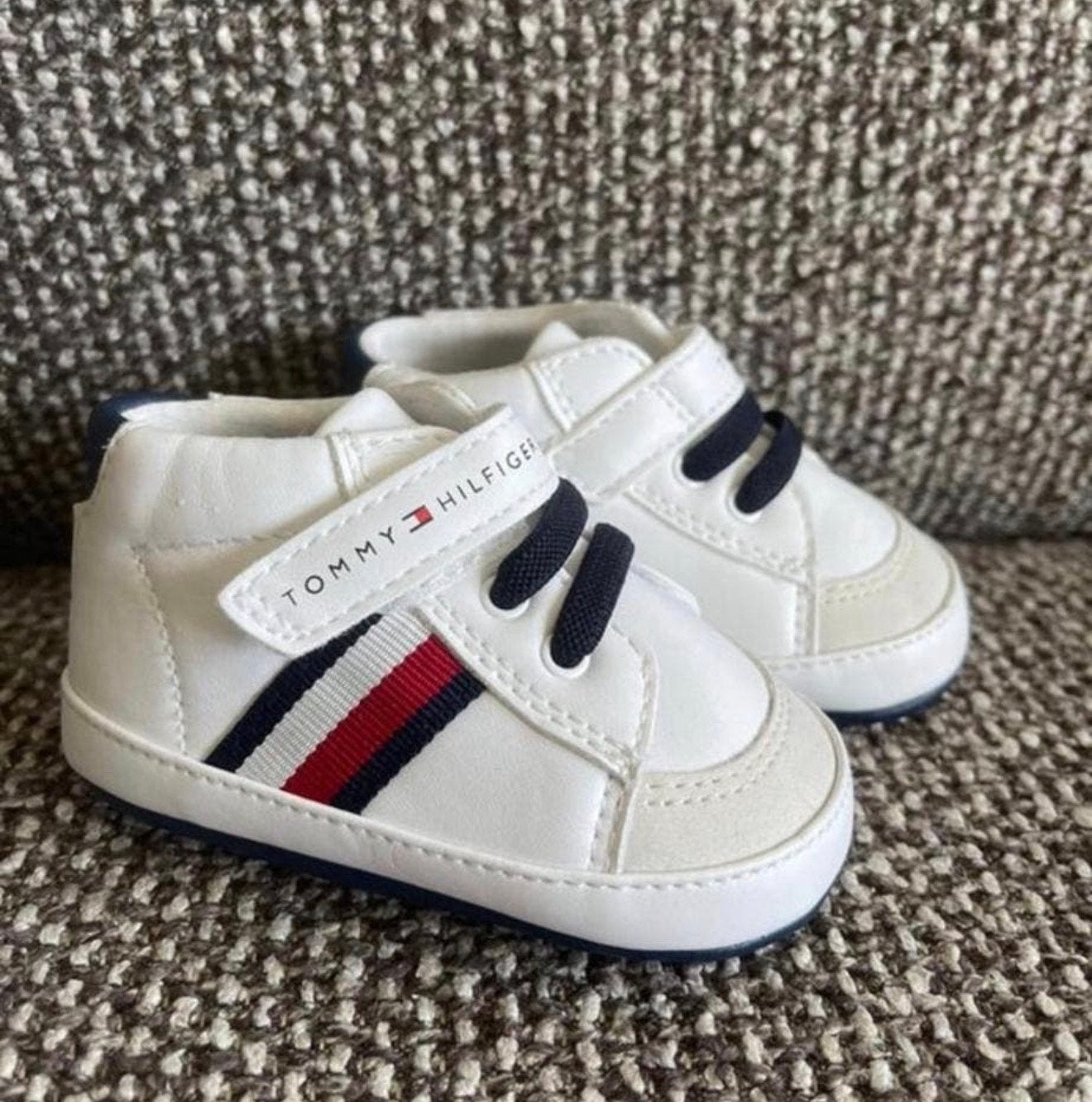 Nieuwe Tommy Hilfiger Babyschoentjes Maat 18, Ophalen of Verzenden, Nieuw, Jongetje of Meisje, Schoentjes