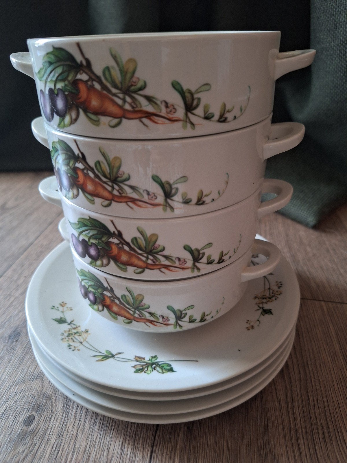Villeroy & Boch   4 soepkommen met schotels, Ophalen of Verzenden