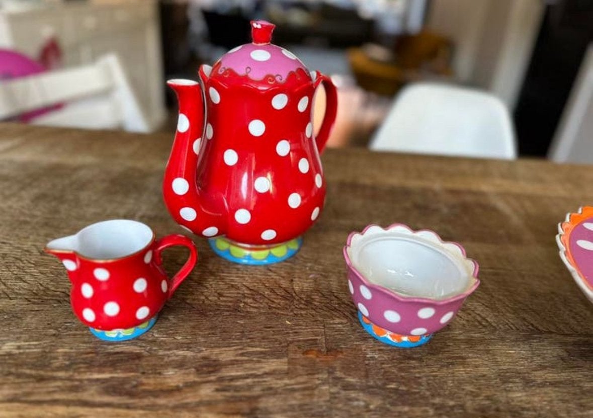 Oilily , theepot, Suikerpot, grote sla kom 24cm, Ophalen of Verzenden, Zo goed als nieuw, Porselein, Kom(men)