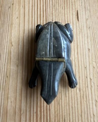 Pillen doosje in de vorm van een Kikker., Verzenden