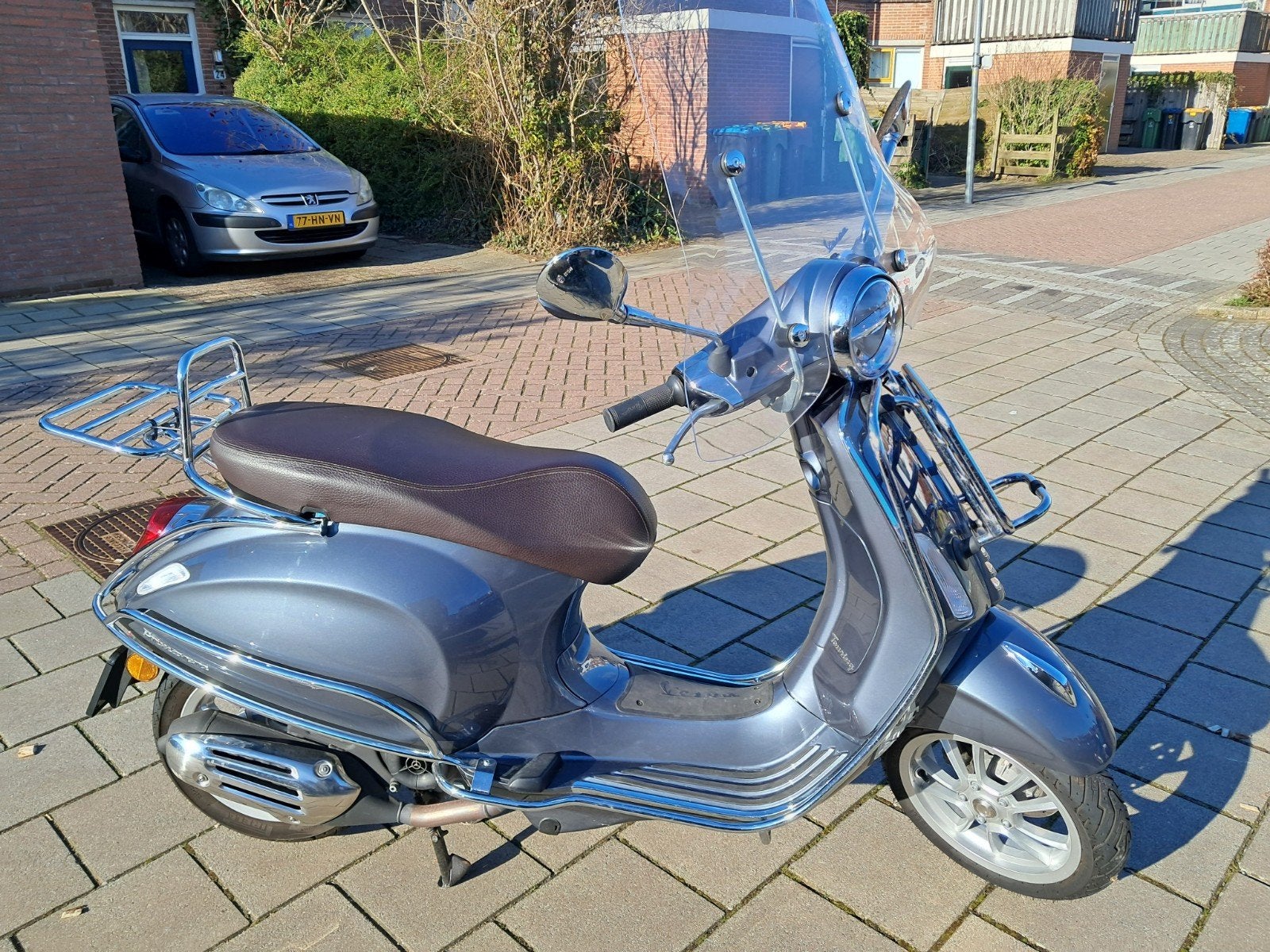 Vespa Primavera 2021 in nieuwstaat - 1100 km, Fietsen en Brommers, Ophalen, Zo goed als nieuw, Benzine, Overige modellen