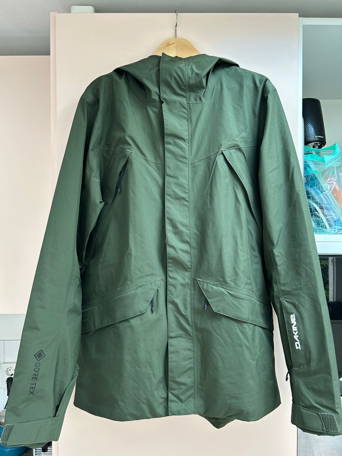 Dakine Barrier Gore-Tex Ski/Snowboardjas, Ophalen of Verzenden, Zo goed als nieuw, Maat 48/50 (M), Jack