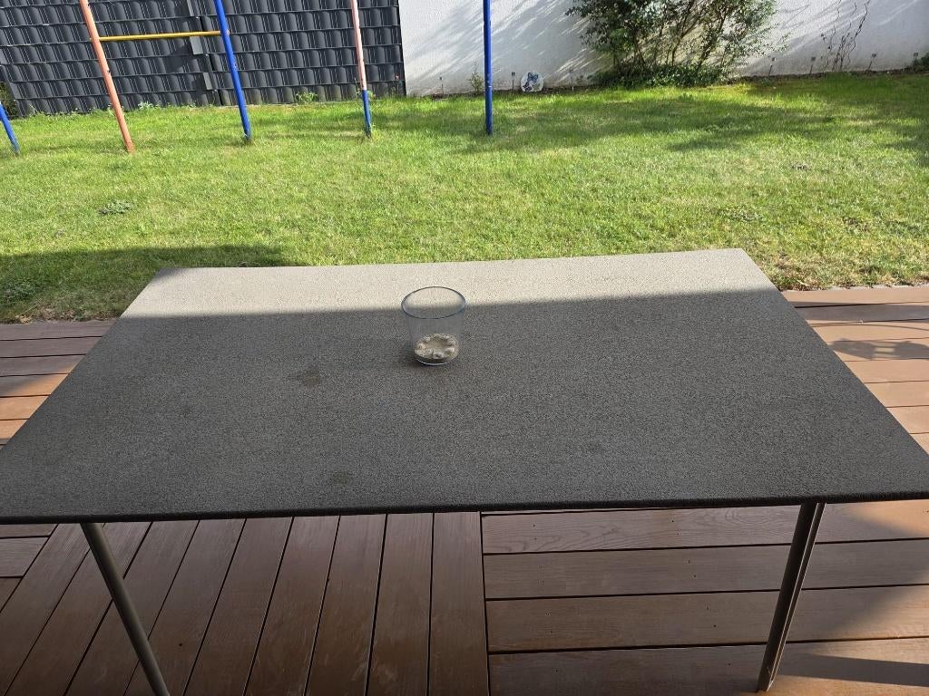 Steen tuintafel, Ophalen, Zo goed als nieuw