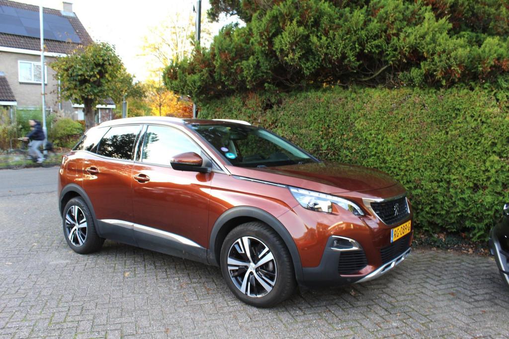 Peugeot 3008 1.2 PureTech Allure, Auto's, Peugeot, Gebruikt, Euro 6, 1199 cc, Bruin