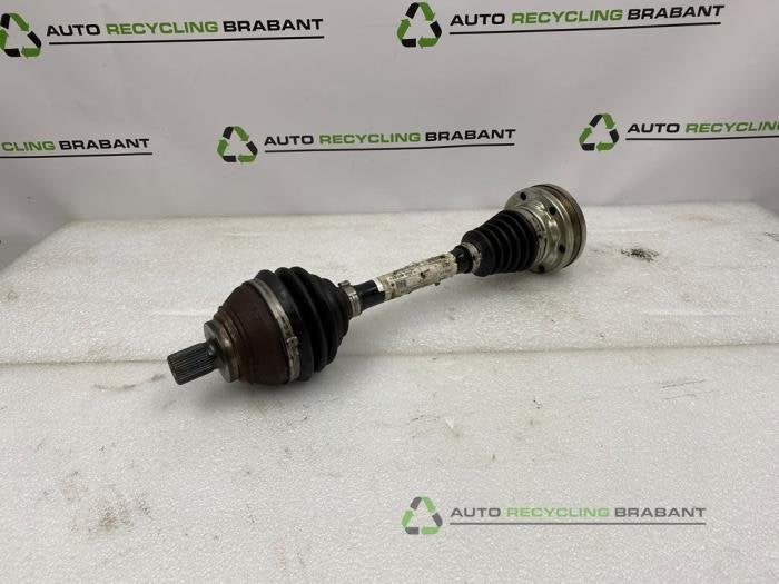 Aandrijfas links-voor van een Volkswagen Touran, Gebruikt, -, -, Ophalen of Verzenden