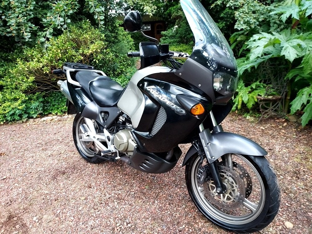 Honda XL1000V Varadero Bj 1999 Zwart-grijs metallic Z.G.O.H., 2 cilinders, Sportuitlaat, Toermotor, Handgeschakeld