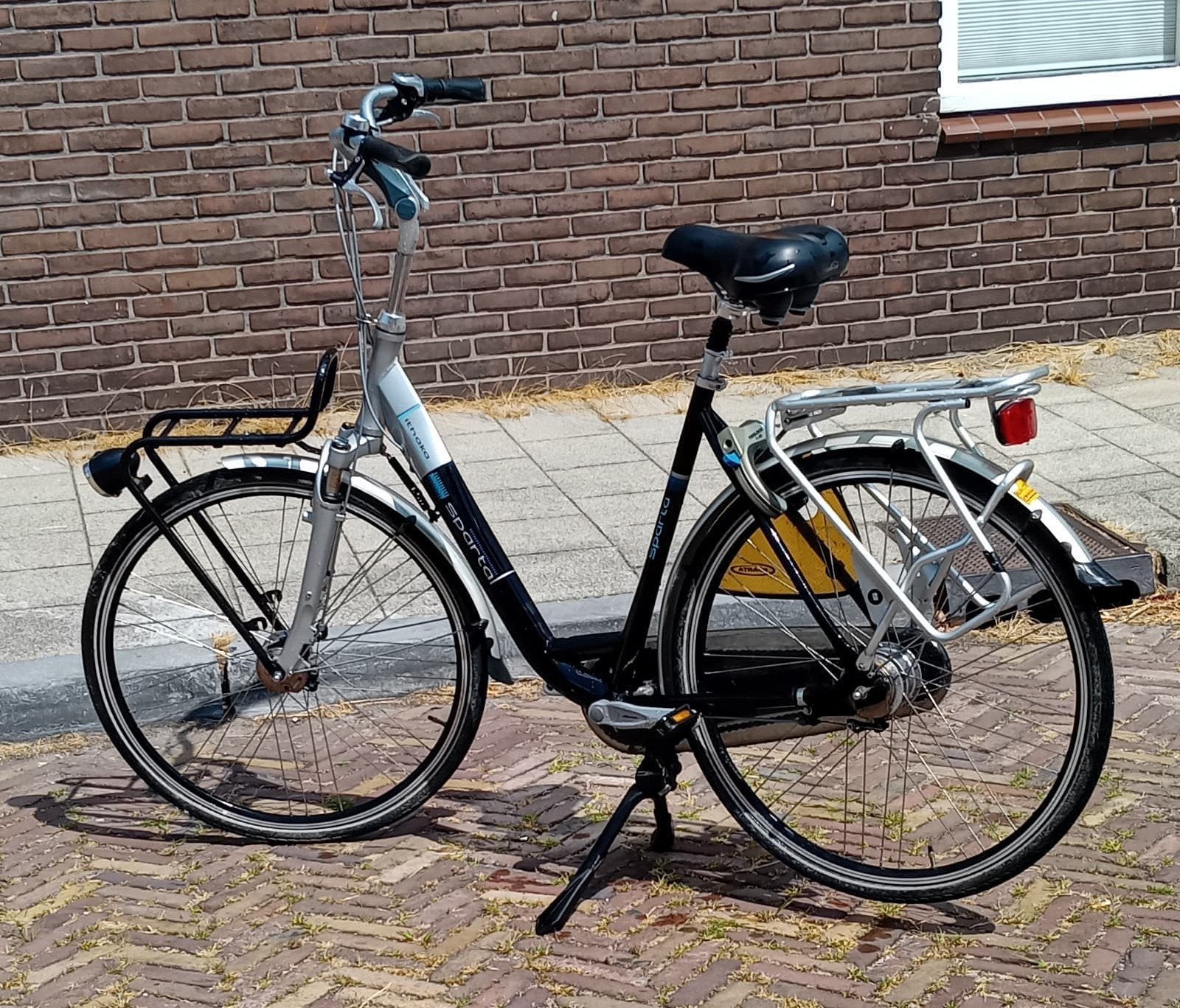 Sparta Damesfiets met 8 versnellingen en bagagedragers, Ophalen, Sparta, Versnellingen, Trommelrem