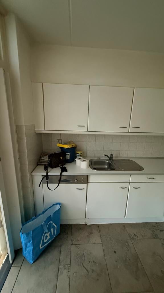 Gratis keuken met apparatuur - Hoekkeuken, Huis en Inrichting, Gebruikt, Wit, Hoekkeuken, Ophalen of Verzenden