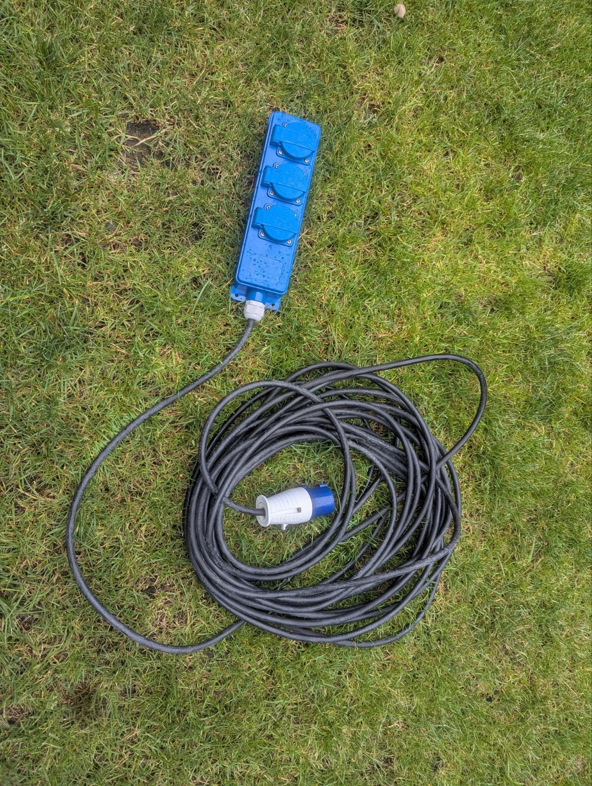 Stekkerdoos voor camping met lange kabel, Ophalen of Verzenden, Gebruikt