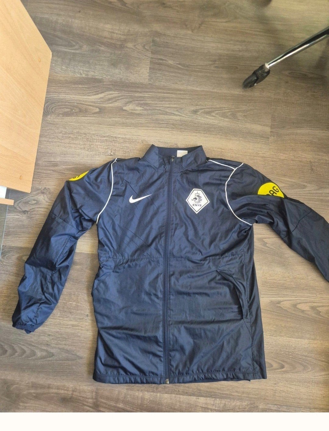 regenjas scheidsrechter Nike Knvb maat M, Ophalen of Verzenden, Trainingspak
