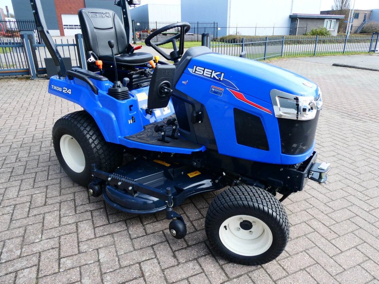 Iseki TXGS-24 4wd HST / 0001 Draaiuren / Middenondermaaidek, Zakelijke goederen, Agrarisch | Tractoren, Overige merken, Gebruikt