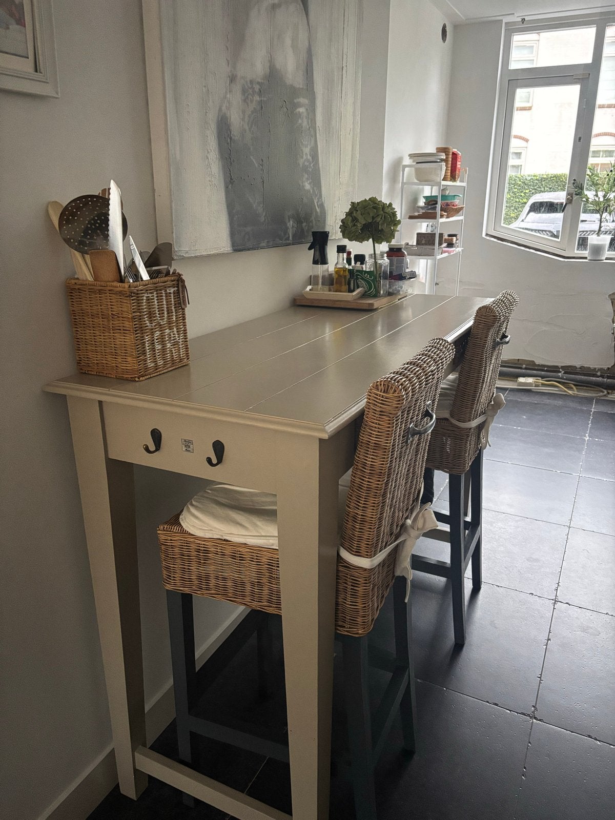 Riveira Maison Hoge eettafel met twee rotan barkrukken, Ophalen, Gebruikt, 100 tot 150 cm, Tot twee personen