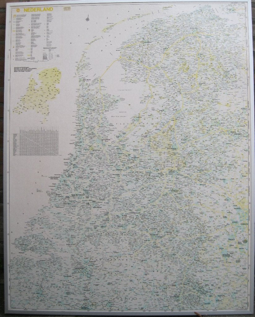 Oude Falk landkaart van Nederland in alumin. lijst. EUR 20,-, Ophalen, 1800 tot 2000, Nederland, Landkaart
