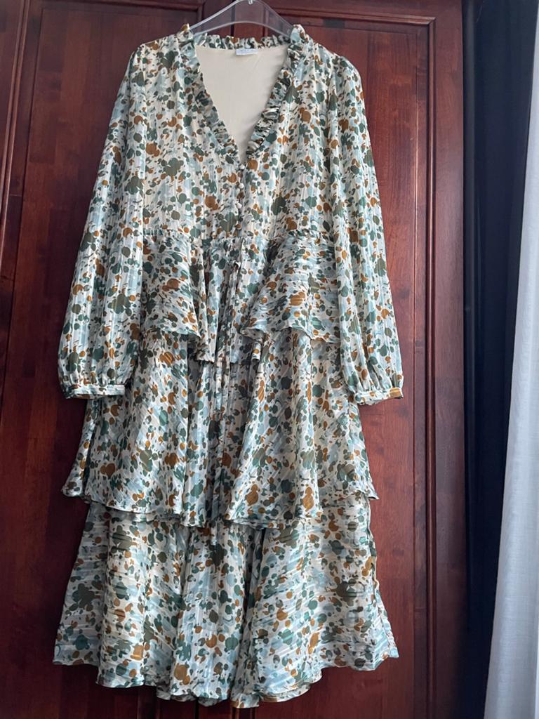 Nieuwe Vila jurk maat 36 met bloemenprint, Kleding | Dames, Jurken, Overige kleuren, Ophalen of Verzenden, Zo goed als nieuw, Knielengte