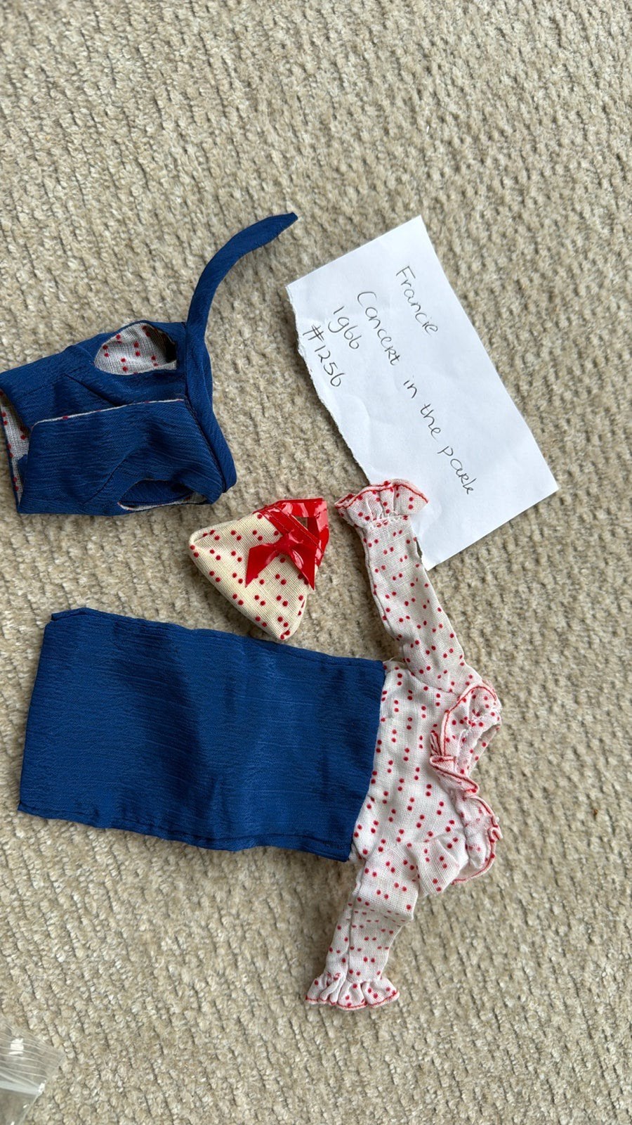 Veel vintage barbie spulletjes en kleding, Verzamelen, Ophalen of Verzenden, Gebruikt, Kleertjes