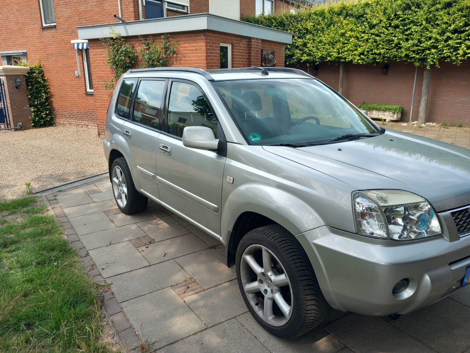 Nissan X-Trail 2.5 2004 Grijs, 164 pk, 4 cilinders, 2000 kg, 1445 kg