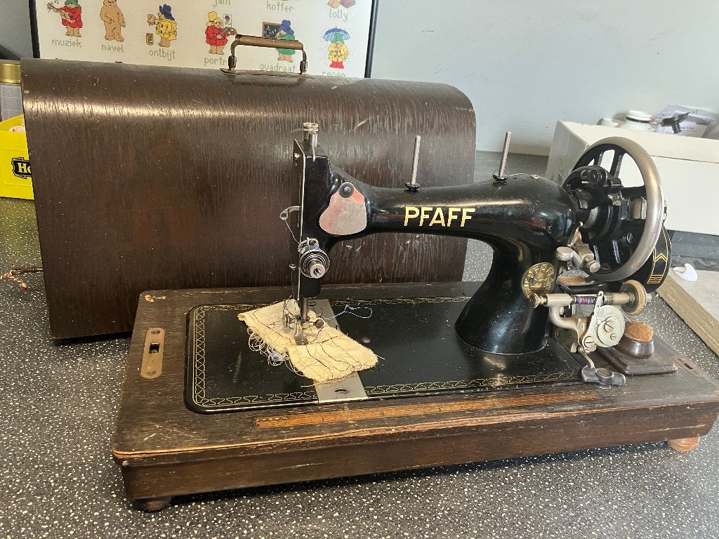 antieke naaimachine - pfaff naaimachine - oude naaimachine, Antiek en Kunst, Ophalen