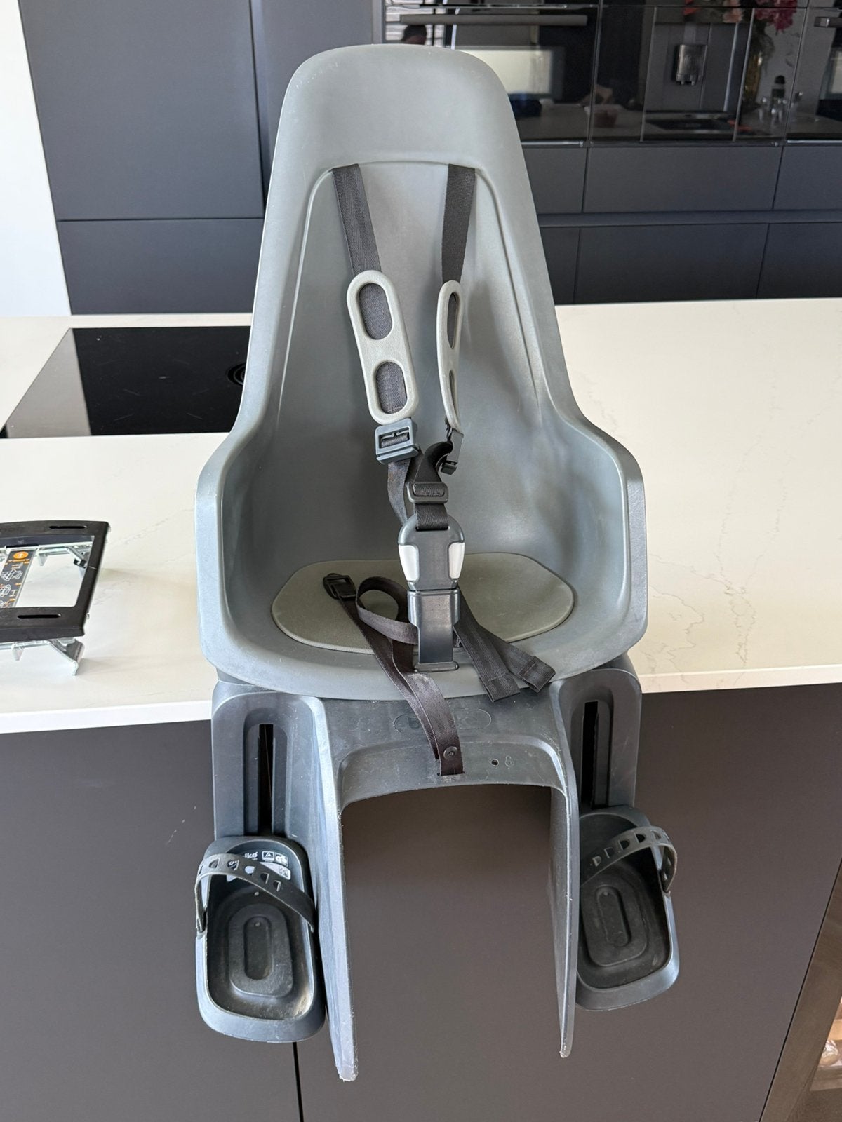 Bobike One Maxi achterzitje | Urban Grey, Fietsen en Brommers, Fietsaccessoires | Fietsstoeltjes, Ophalen, Achterzitje, 9 t/m 36 kg