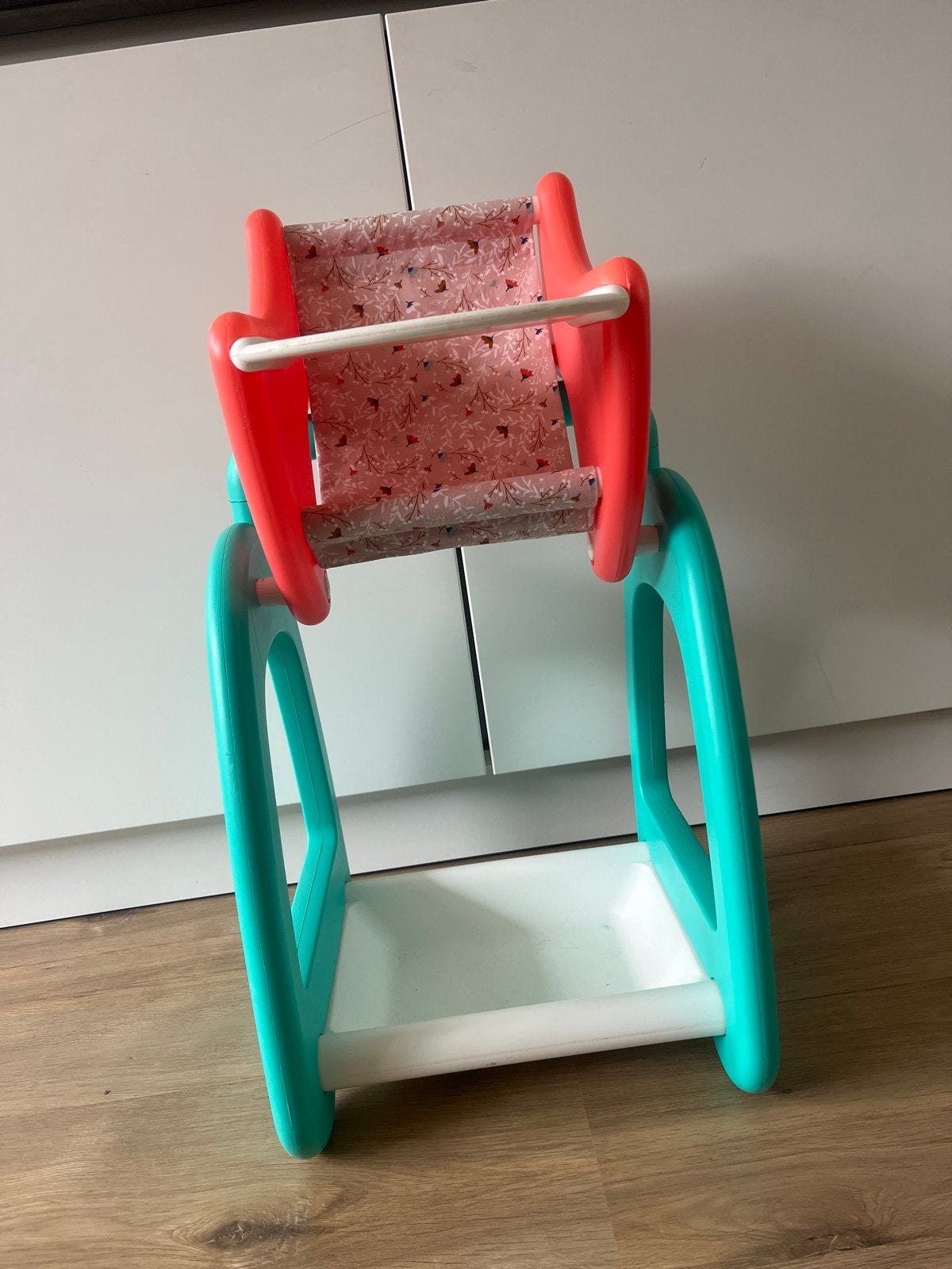 2-in-1 Poppenstoel en Schommelstoeltje met een taartje, Kinderen en Baby's, Speelgoed | Poppen, Ophalen, Gebruikt, Overige typen