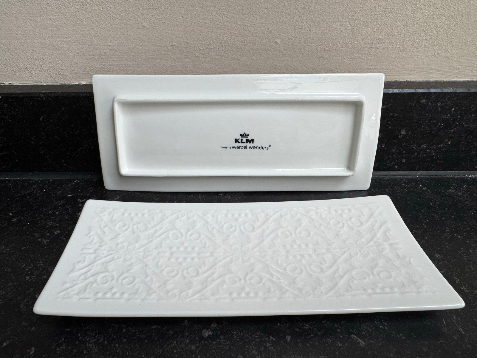 2 stijlvolle Marcel Wanders KLM hapjesbordjes 21x9 cm, Huis en Inrichting, Keuken | Servies, Overige merken, Keramiek, Ophalen of Verzenden
