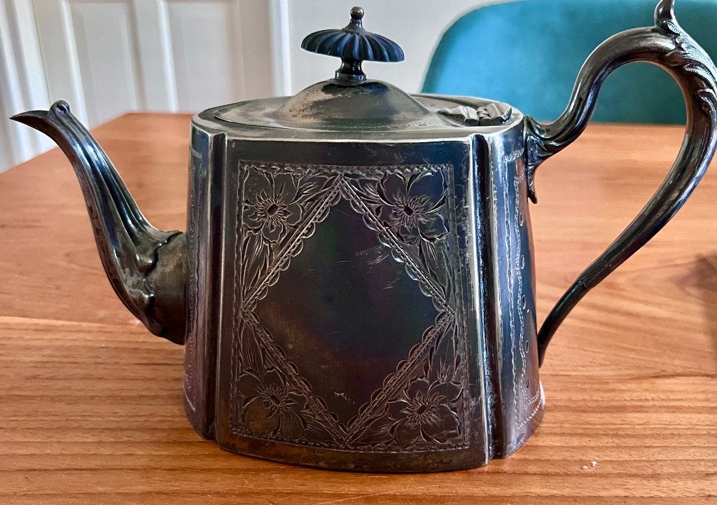 Antieke theepot van Deykin & Harrison, Ophalen