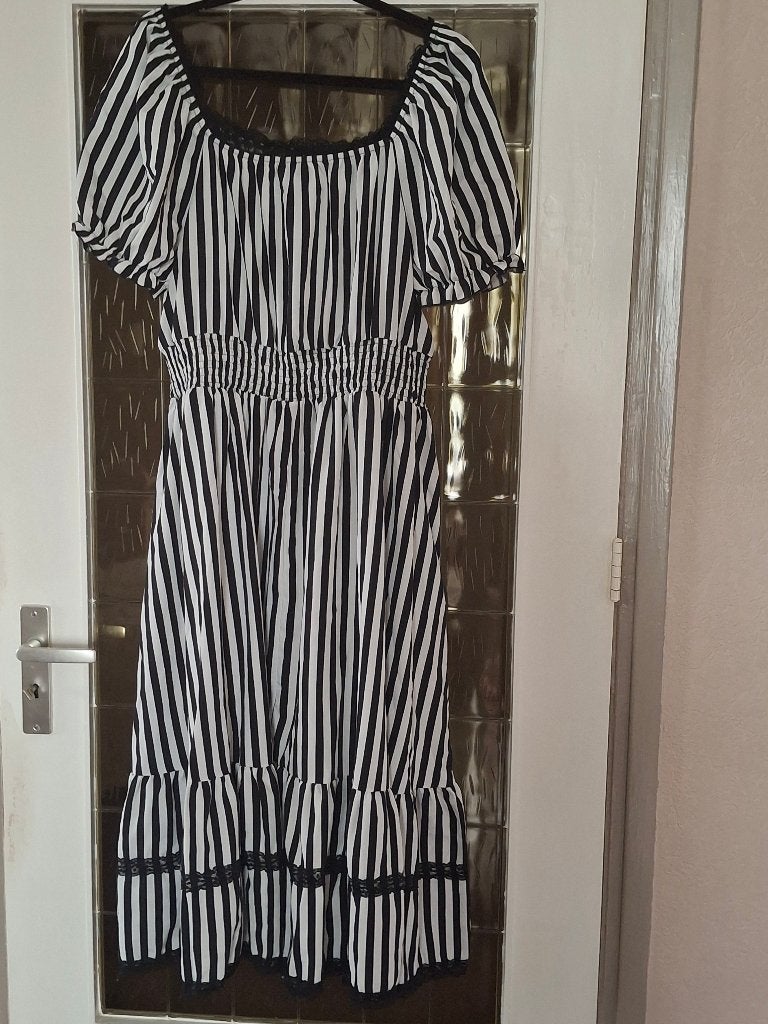 Leuke jurk maat 46 NIEUW, Zwart, Maat 46/48 (XL) of groter, Nieuw, Ophalen of Verzenden