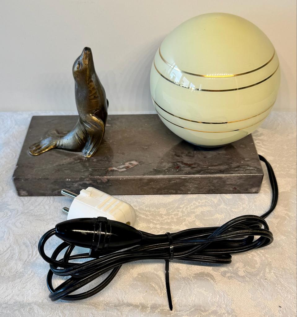 Art Deco Tafellamp met Zeehond op Marmeren Voet, Ophalen of Verzenden
