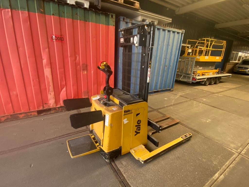 Stapelaar pompwagen heftruck, Ophalen, Zo goed als nieuw