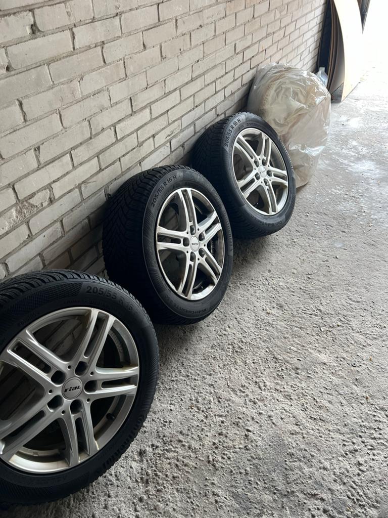 Winterbanden met velgen 205/55 R16 H - Continental, Auto-onderdelen, Banden en Velgen, Ophalen, Gebruikt, 16 inch, Banden en Velgen
