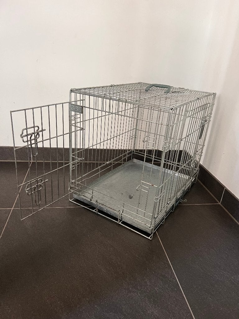 Bench (43 x 60 x 60cm) voor een kleinere hond, Ophalen, Gebruikt