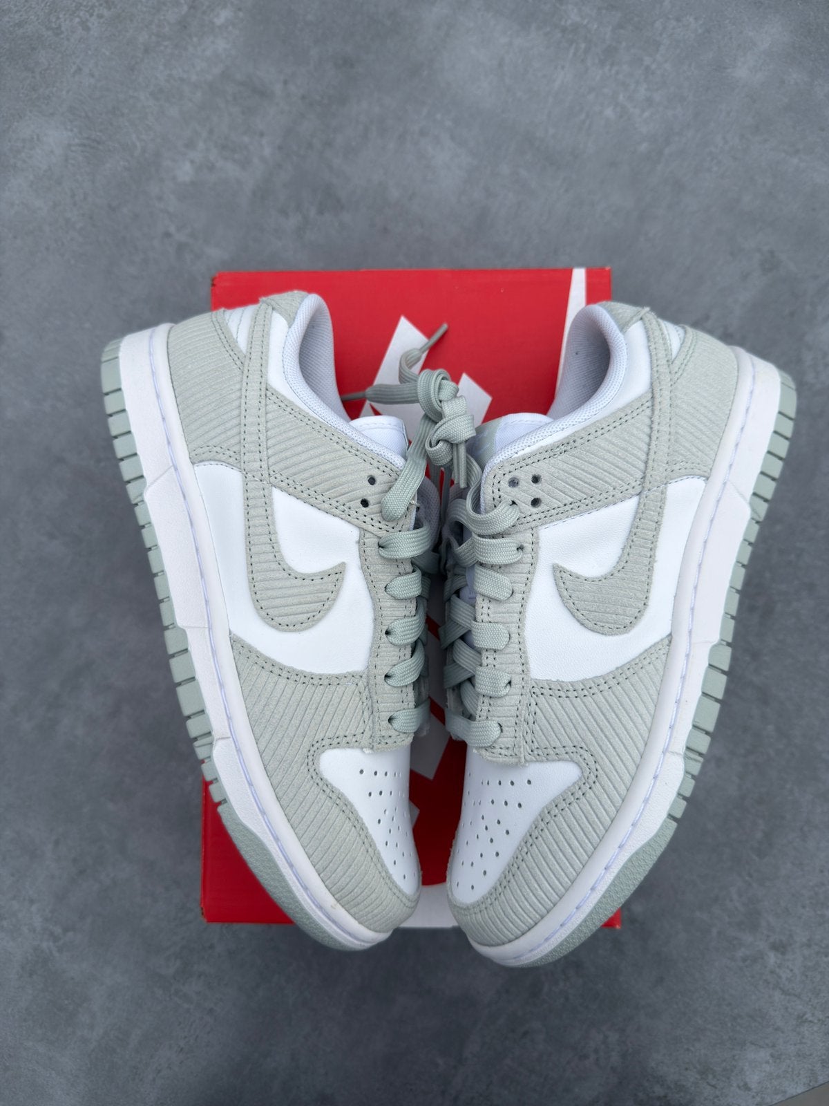 Nike Dunk Low Grey Corduroy - Maat 38, --, Nieuw, Ophalen of Verzenden, Sneakers of Gympen