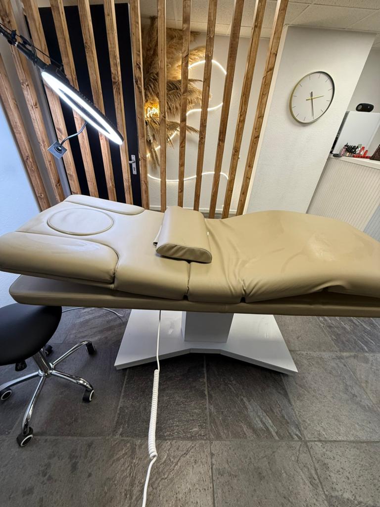 Elektrische behandelstoel, Ophalen, Zo goed als nieuw, Massagetafel
