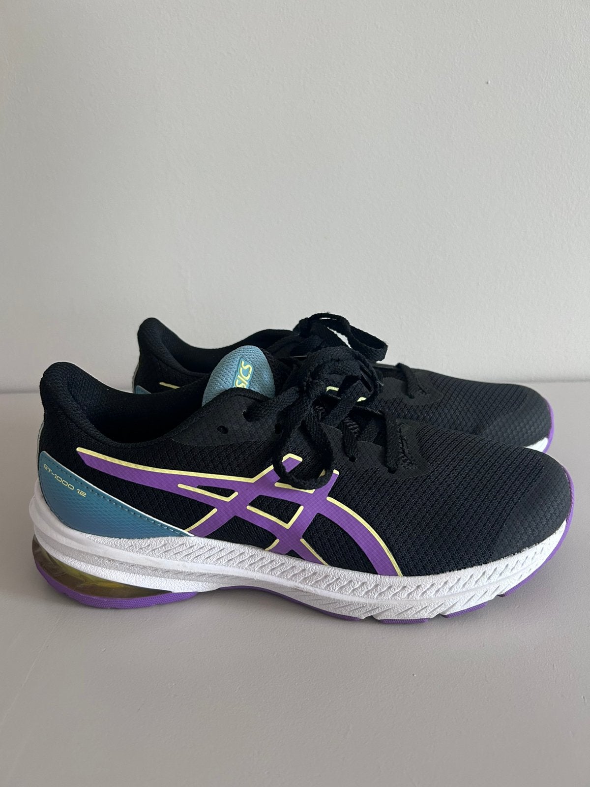 Asics dames/meisjes sportschoenen mt 38 zgan, Sport en Fitness, Loopsport en Atletiek, Ophalen, Zo goed als nieuw, Hardloopschoenen