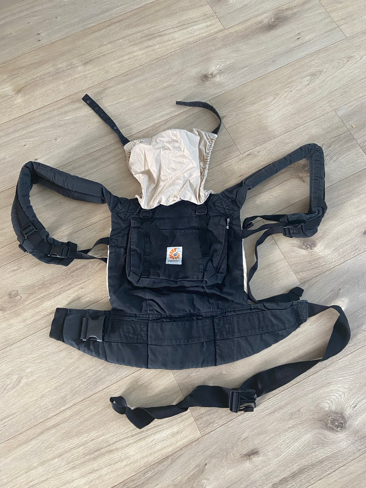 Ergobaby Draagzak met Verkleinkussen - Zwart, Gebruikt, Buik, Rug of Zij, Draagzak, Ophalen